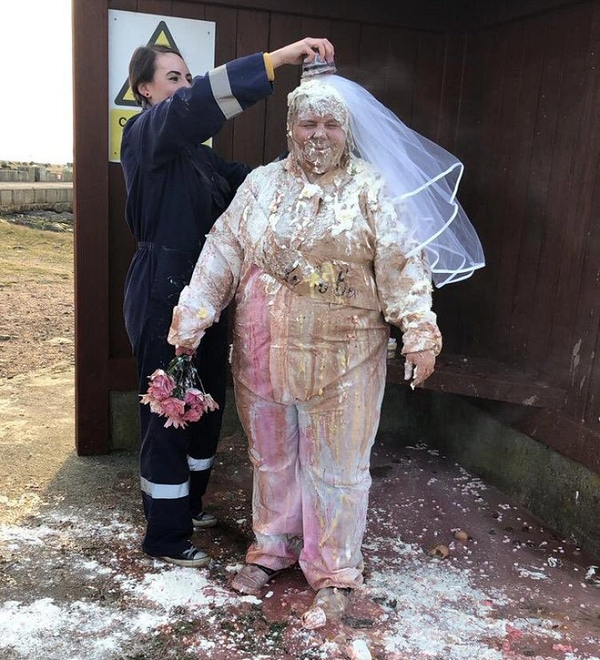 Những phong tục cưới xin kỳ lạ và quái dị nhất thế giới - Hình 6 Nhung phong tuc cuoi xin ky la va quai di nhat the gioi-Hinh-6