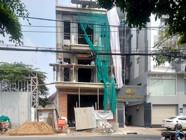 Quan 7, TP HCM: Via he khong danh cho nguoi di bo?-Hinh-6