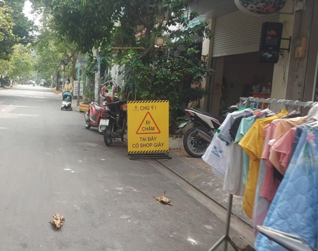 Quan 7, TP HCM: Via he khong danh cho nguoi di bo?-Hinh-4