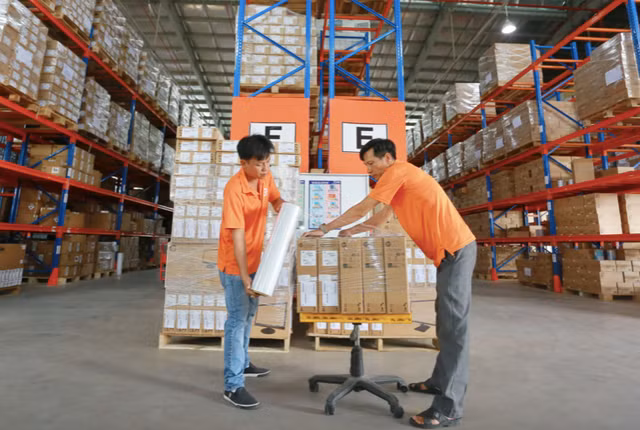 Chung khoan ngay 10/10: DWG, TCB va DRC deu kha quan