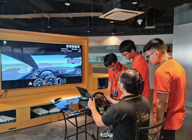 FPT lap cong ty phan mem ve o to tai My sau loat thuong vu M&A