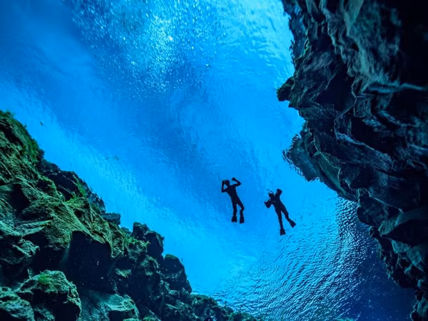 Kham pha noi duy nhat tren the gioi cung luc cham tay 2 luc dia-Hinh-11