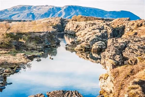 Kham pha noi duy nhat tren the gioi cung luc cham tay 2 luc dia-Hinh-2