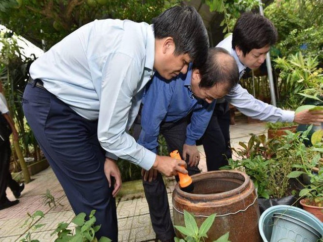 Con đường tiến thân của quyền Bộ trưởng Y tế Nguyễn Thanh Long - Hình 2 Con duong tien than cua quyen Bo truong Y te Nguyen Thanh Long-Hinh-2