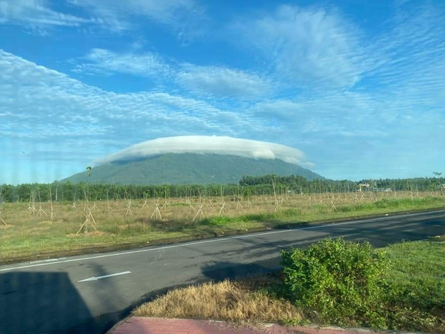 Mây đĩa bay tiếp tục xuất hiện ở núi Chứa Chan - Đồng Nai - Hình 9 May dia bay tiep tuc xuat hien o nui Chua Chan - Dong Nai-Hinh-9