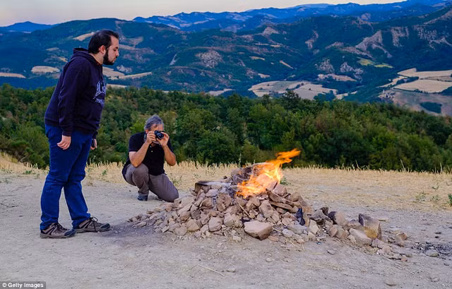 Thu vi nui lua chi giong bep lo nau an-Hinh-7