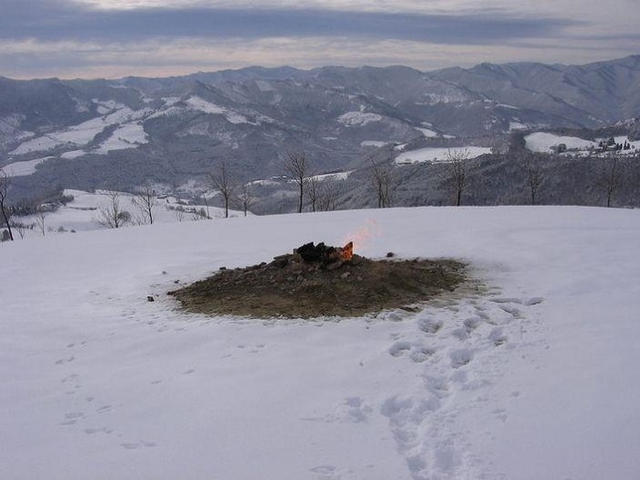 Thú vị núi lửa chỉ giống bếp lò nấu ăn - Hình 12 Thu vi nui lua chi giong bep lo nau an-Hinh-12