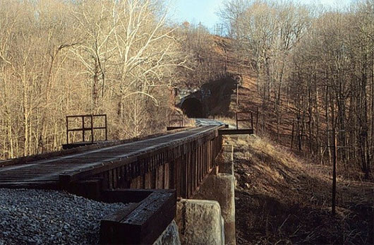 4 đường hầm ma quái nhất hành tinh - Hình 5 4 duong ham ma quai nhat hanh tinh-Hinh-5