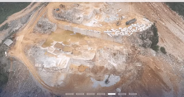 Loat vi pham cong bo thong tin 'la lung' khien Nhua Pha Le bi phat 120 trieu dong