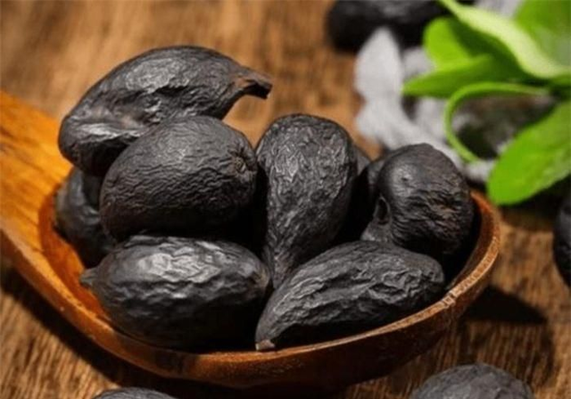 Kỳ bí loại nấm như quả trứng đen, tiền triệu vẫn không bán - Hình 4 Ky bi loai nam nhu qua trung den, tien trieu van khong ban-Hinh-4