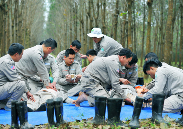 Nghệ sĩ nhiếp ảnh Nguyễn Á triển lãm và ra mắt hai sách ảnh - Hình 6 Nghe si nhiep anh Nguyen A trien lam va ra mat hai sach anh-Hinh-6