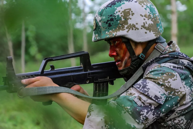 Quân đội Trung Quốc tung ảnh "mãi võ" khoe khả năng tác chiến - Hình 11 Quan doi Trung Quoc tung anh