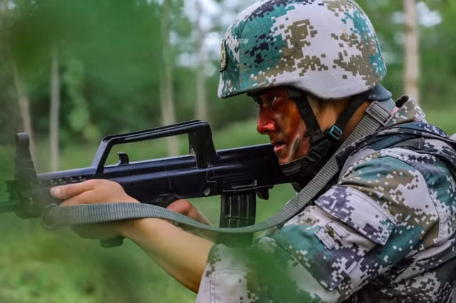 Quan doi Trung Quoc tung anh 