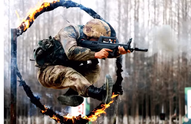 Quan doi Trung Quoc tung anh 