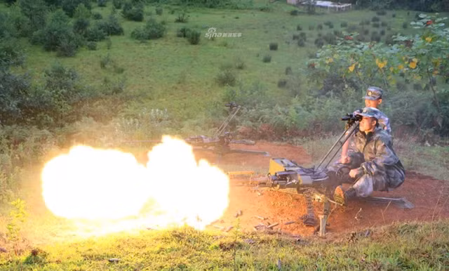 Quan doi Trung Quoc tung anh 