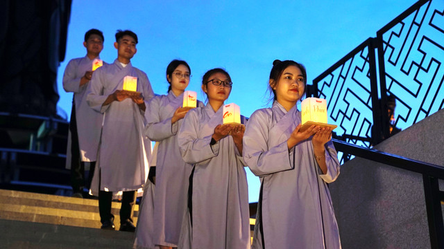 Đến núi Bà Đen đón ngày Phật đản với nhiều sự kiện văn hoá tâm linh ý nghĩa - Hình 2 Den nui Ba Den don ngay Phat dan voi nhieu su kien van hoa tam linh y nghia-Hinh-2