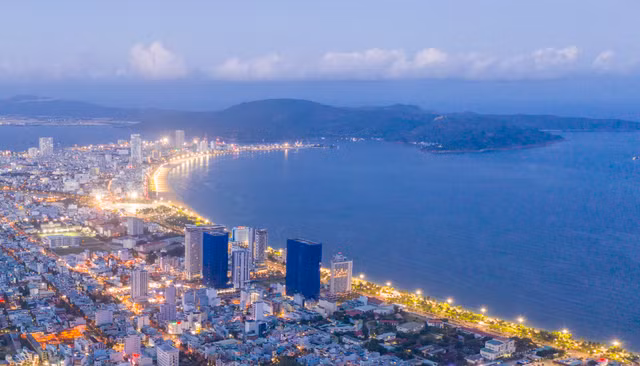 Tap trung vao 5 tru cot kinh te, Binh Dinh hua hen but toc trong giai doan moi