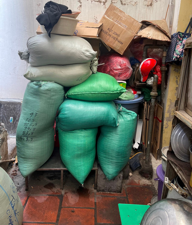 Banh com Nguyen Ninh bi tam dung hoat dong do vi pham an toan thuc pham-Hinh-2