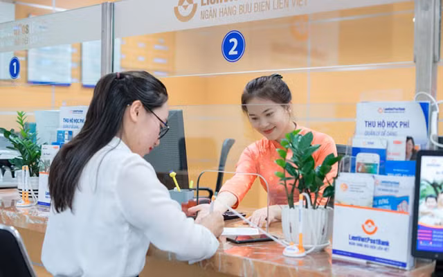 Nha dau tu khong man ma 140 trieu co phieu LPB, VNPost lai thoai von bat thanh