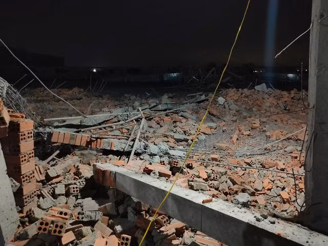 Chum anh: Cong nhan bi thuong do sap tuong o Dong Nai dang duoc dieu tri-Hinh-11