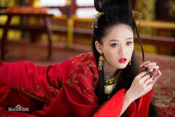 Tiểu thuyết Kim Dung: Sự thật về cao thủ Đông Phương Bất Bại Tieu thuyet Kim Dung: Su that ve cao thu Dong Phuong Bat Bai