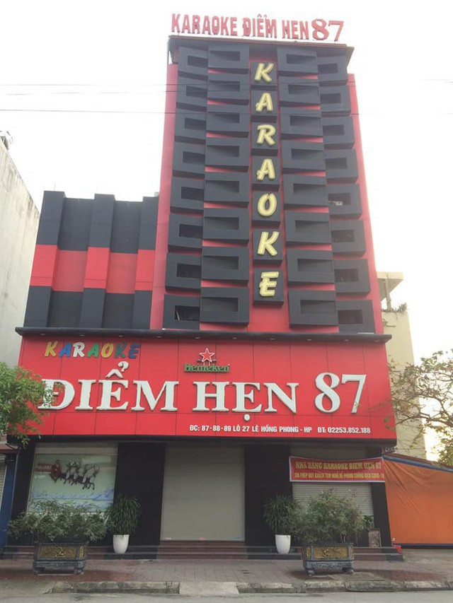 Cách ly xã hội vì COVID-19: Quán karaoke, bar vẫn 'ngoài đóng cửa, trong rượu bia ma tuý' - Hình 22 Cach ly xa hoi vi COVID-19: Quan karaoke, bar van 'ngoai dong cua, trong ruou bia ma tuy'-Hinh-22