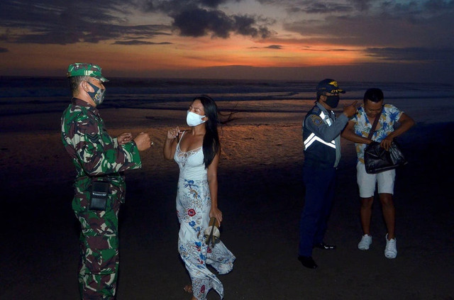 Du khách nước ngoài đang bôi nhọ hình ảnh Bali - Hình 3 Du khach nuoc ngoai dang boi nho hinh anh Bali-Hinh-3