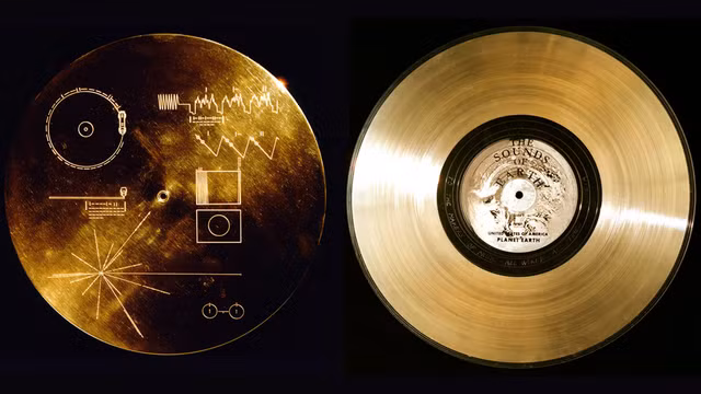 3. Bảng mạ vàng trên tàu Pioneer: Pioneer 10 và Pioneer 11, hai tàu vũ trụ được phóng vào những năm 1970, mang theo các bảng nhôm mạ vàng chứa đựng hình ảnh và thông tin về con người và Trái Đất. Tấm bảng có hình ảnh một người đàn ông và phụ nữ, cùng với các biểu tượng mô tả vị trí của Mặt Trời trong thiên hà và hệ Mặt Trời.