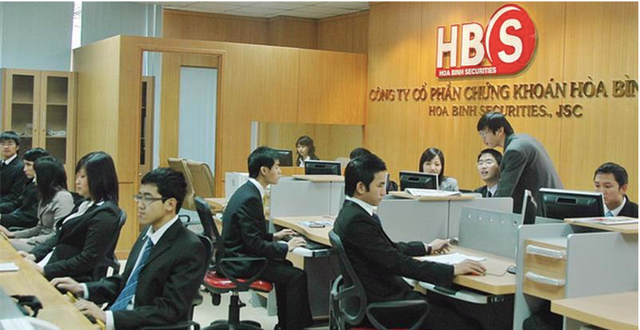 Dien gio Trung Nam, HBS va Sapphire Coast bi phat do 