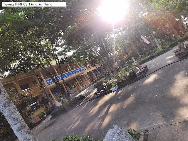 Dong Thap: Goi thau 2,73 ty sua chua truong lop o Lap Vo ve tay Tien Quan