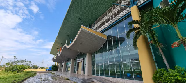 Can canh ben xe bo hoang o Da Nang dang duoc ngan hang rao ban de thu hoi no-Hinh-3