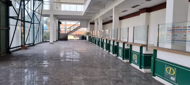 Can canh ben xe bo hoang o Da Nang dang duoc ngan hang rao ban de thu hoi no-Hinh-9