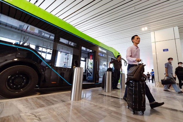 Tuyến buýt điện TIA chính thức hoạt động, kết nối các ga Tân Sơn Nhất - Hình 2 Tuyen buyt dien TIA chinh thuc hoat dong, ket noi cac ga Tan Son Nhat-Hinh-2