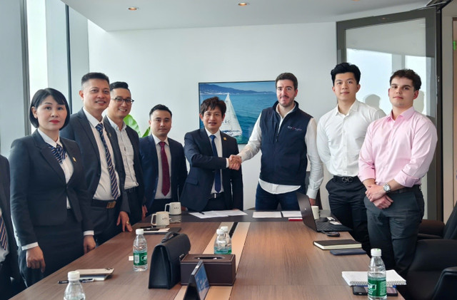 Hop tac chien luoc voi tap doan tai chinh toan cau ARC