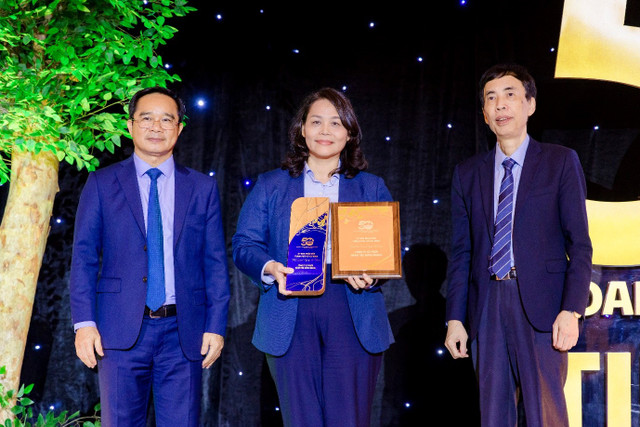 Masan Consumer được Vinh Danh tại lễ Tôn Vinh 50 Doanh Nghiệp Masan Consumer duoc Vinh Danh tai le Ton Vinh 50 Doanh Nghiep