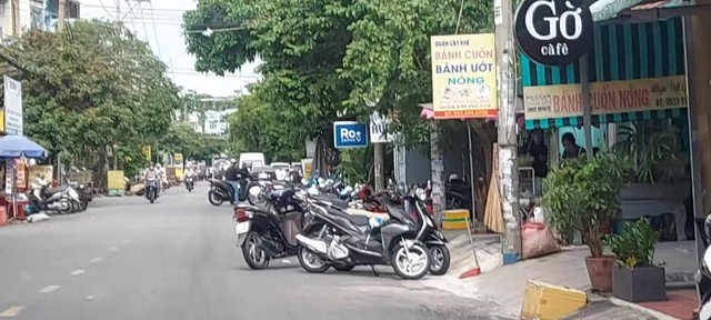Vỉa hè, lòng đường thành nơi kinh doanh, UBND phường 7, quận Gò Vấp nói gì? - Hình 8 Via he, long duong thanh noi kinh doanh, UBND phuong 7, quan Go Vap noi gi?-Hinh-8