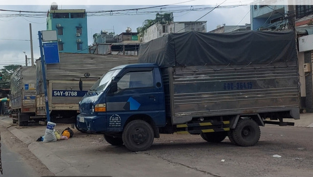 Vỉa hè, lòng đường thành nơi kinh doanh, UBND phường 7, quận Gò Vấp nói gì? - Hình 4 Via he, long duong thanh noi kinh doanh, UBND phuong 7, quan Go Vap noi gi?-Hinh-4