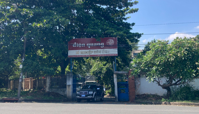 Bóng đèn Điện Quang (DQC) lên tiếng vụ xả thải thiếu an toàn ra môi trường Bong den Dien Quang (DQC) len tieng vu xa thai thieu an toan ra moi truong