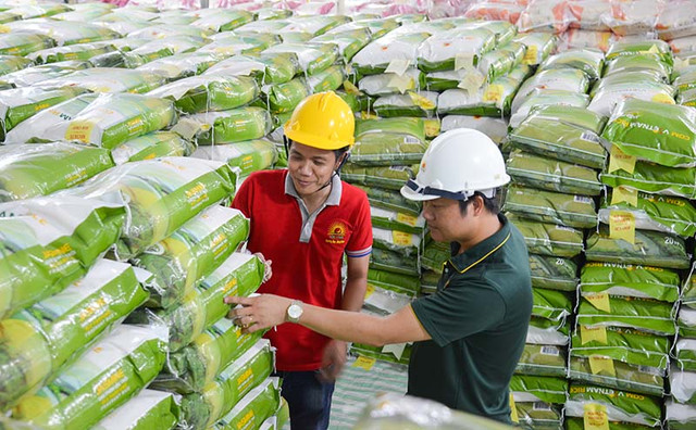 Chứng khoán ngày 5/9: PAN, LTG và CTG được khuyến nghị thế nào? Chung khoan ngay 5/9: PAN, LTG va CTG duoc khuyen nghi the nao?