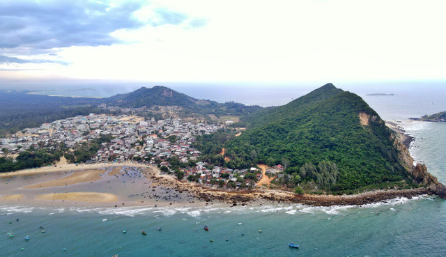 Binh Dinh ban hanh ke hoach phat trien kinh te bien dao-Hinh-2