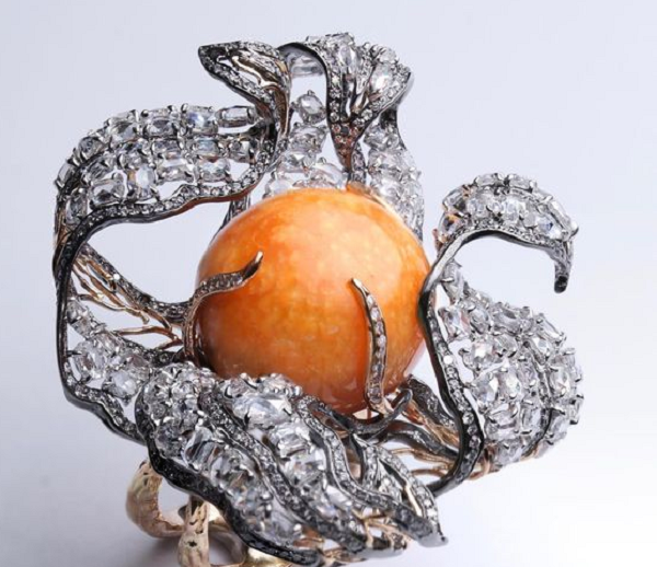 Được 'báo mộng', ngư dân tìm thấy ngọc trai Melo quý hiếm - Hình 6 Duoc 'bao mong', ngu dan tim thay ngoc trai Melo quy hiem-Hinh-6