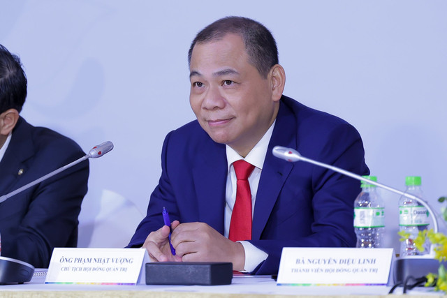 Tỷ phú Phạm Nhật Vượng: VIC đang rất thấp so với giá trị thật Ty phu Pham Nhat Vuong: VIC dang rat thap so voi gia tri that