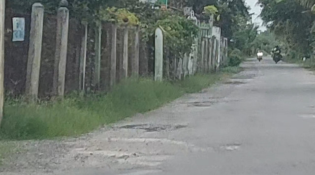 Vụ đường vừa làm xong đã hỏng: Lãnh đạo huyện Tân Hiệp từ chối cung cấp thông tin cho báo chí? - Hình 2 Vu duong vua lam xong da hong: Lanh dao huyen Tan Hiep tu choi cung cap thong tin cho bao chi?-Hinh-2