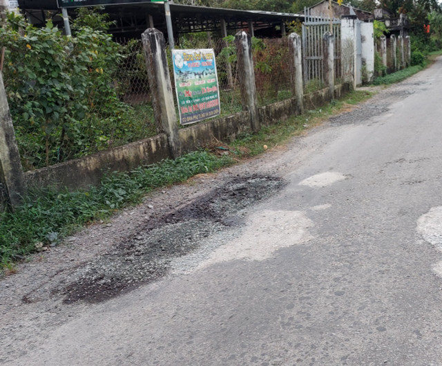 Vụ đường vừa làm xong đã hỏng: Lãnh đạo huyện Tân Hiệp từ chối cung cấp thông tin cho báo chí? - Hình 4 Vu duong vua lam xong da hong: Lanh dao huyen Tan Hiep tu choi cung cap thong tin cho bao chi?-Hinh-4