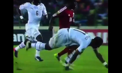 Pha chơi bóng tứ chi kỳ lạ nhất lịch sử bóng đá Pha choi bong tu chi ky la nhat lich su bong da