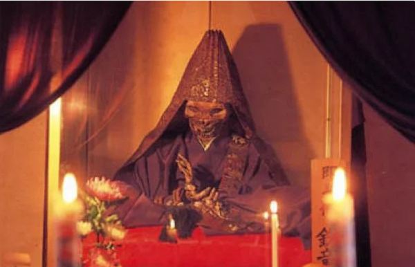 Phương pháp trường sinh bất lão kỳ quái của người xưa - Hình 3 Phuong phap truong sinh bat lao ky quai cua nguoi xua-Hinh-3