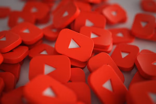 Biet gi ve nut Kim Cuong Do Youtube ma the gioi moi co 4?-Hinh-11