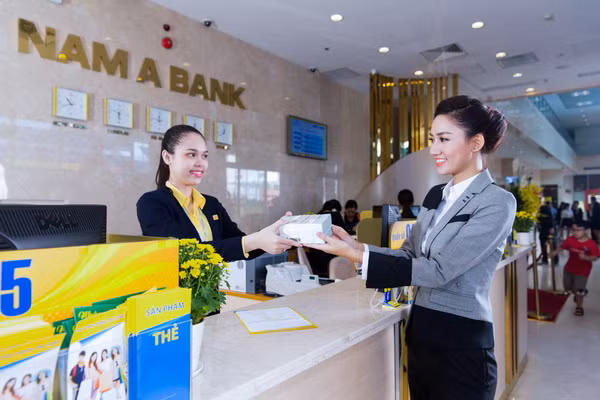 NamABank: Ke hoach lai tang 36%, phat hanh them 200 trieu co phieu