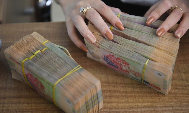 Lãi suất huy động sẽ phải chịu áp lực tăng nhẹ Lai suat huy dong se phai chiu ap luc tang nhe