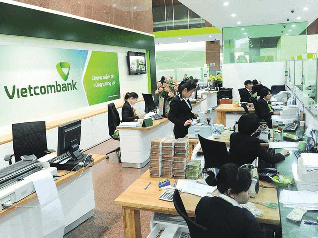 Vietcombank báo lãi ròng quý 1 giảm mạnh, chỉ đạt hơn 4.000 tỷ đồng Vietcombank bao lai rong quy 1 giam manh, chi dat hon 4.000 ty dong